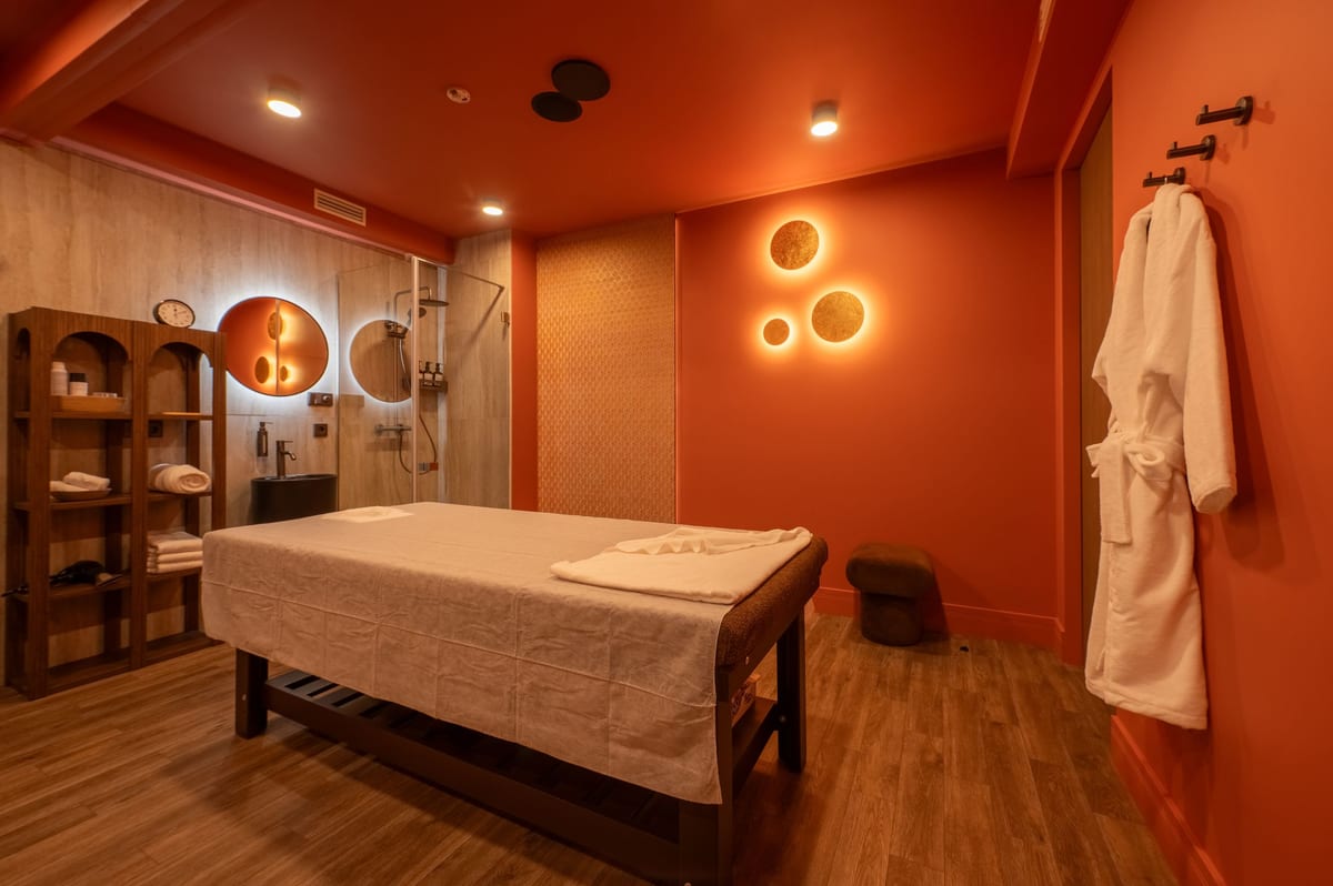 Кабинет с душем в спа-салоне Lamia SPA на Волгоградском проспекте